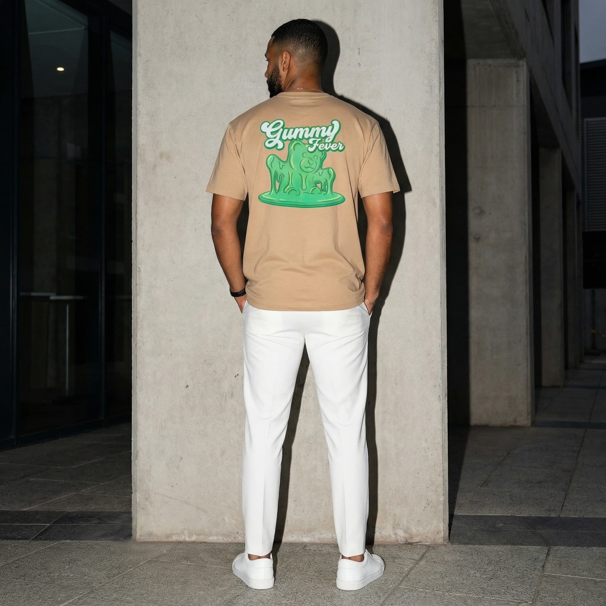 Big Boxy Bear T-shirt — Beige